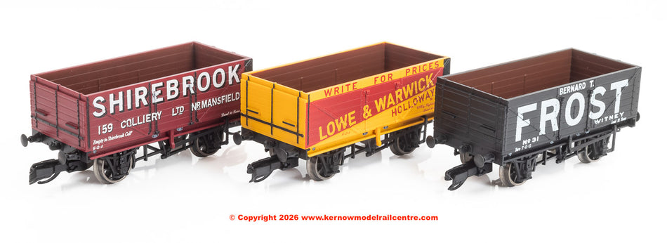 TT6042 Hornby 7 Plank Wagon triple pack
