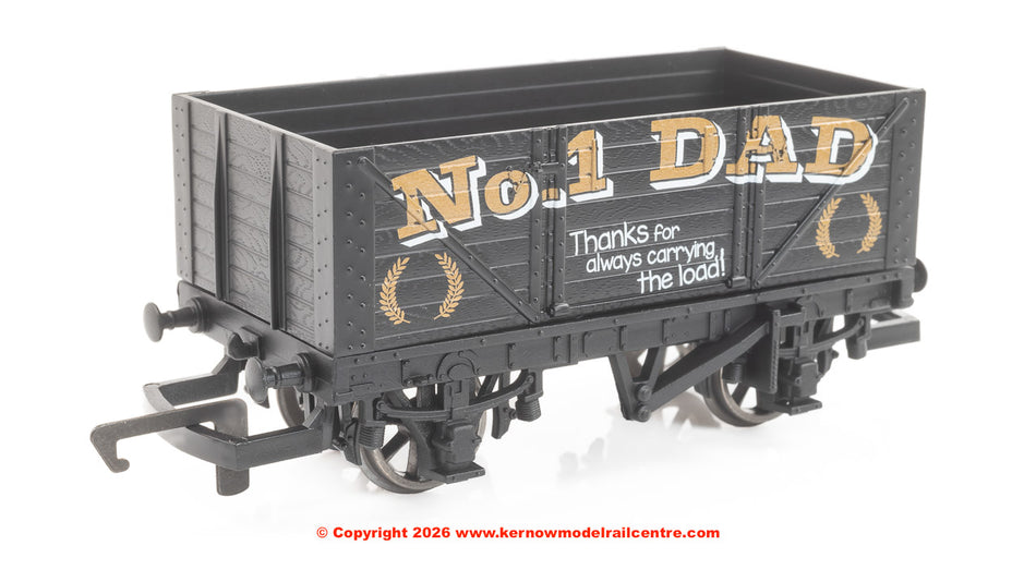 R60323 Hornby 2026 Father's Day Wagon