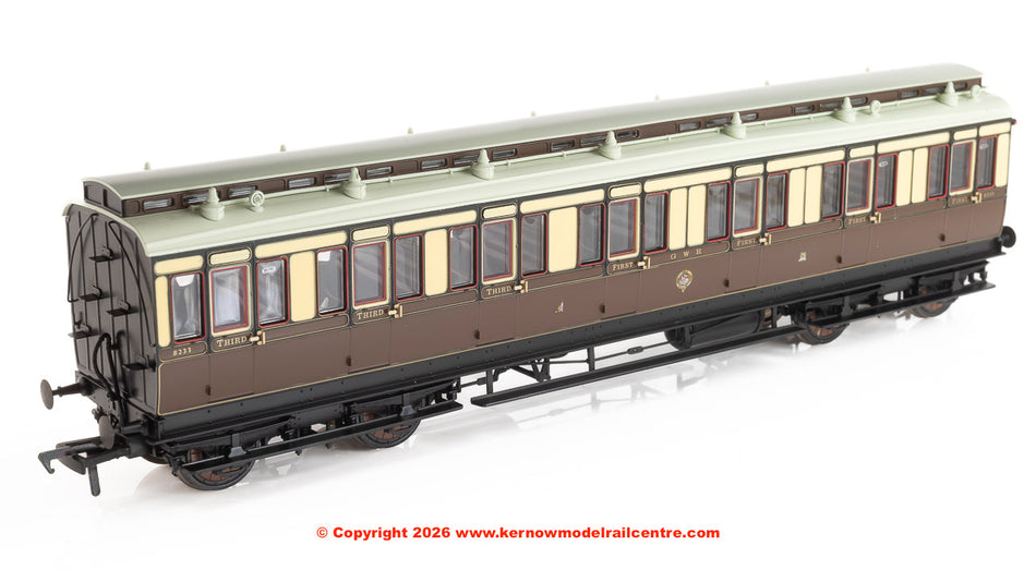 978016 Rapido GWR Evolution Non-Corridor Composite No.8233