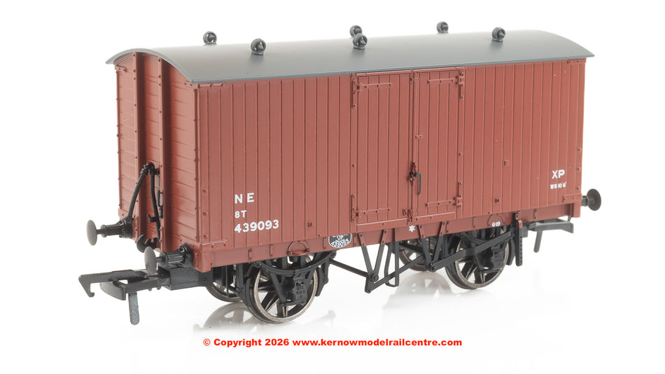 930010 Rapido GNR 8 Ton Van - NE (post-36) No.439093