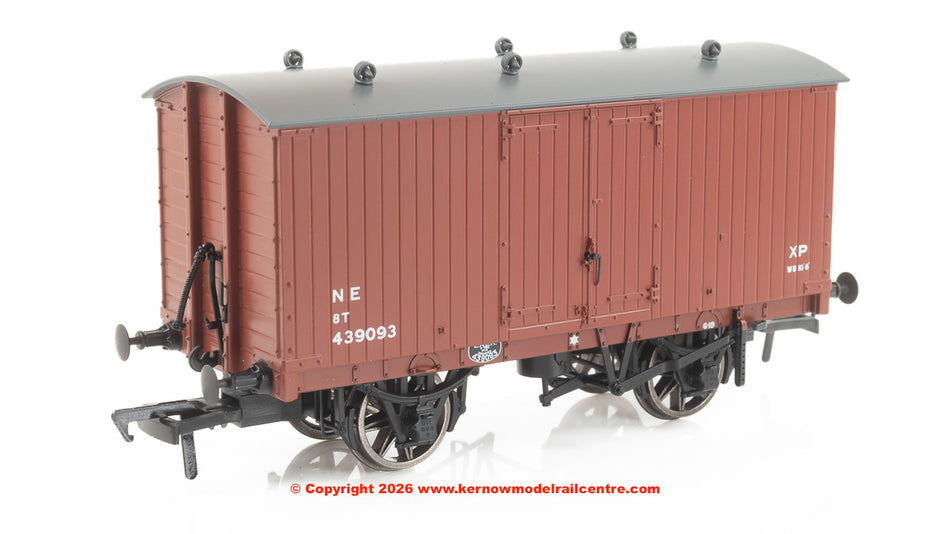 930010 Rapido GNR 8 Ton Van - NE (post-36) No.439093
