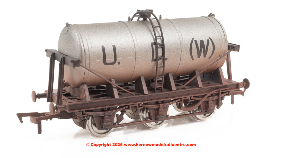 4F-031-142 Dapol 6 Wheel Milk Tanker U.D.W Weathered