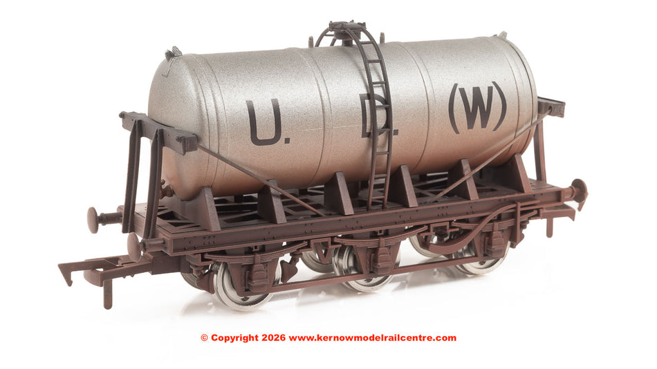 4F-031-142 Dapol 6 Wheel Milk Tanker U.D.W Weathered