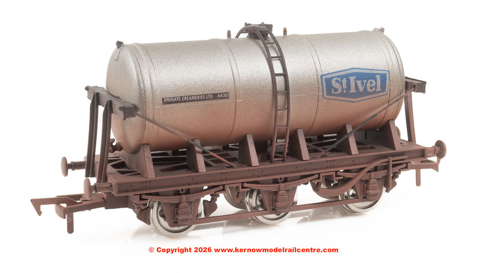 4F-031-144 Dapol 6 Wheel Milk Tanker St Ivel Weathered