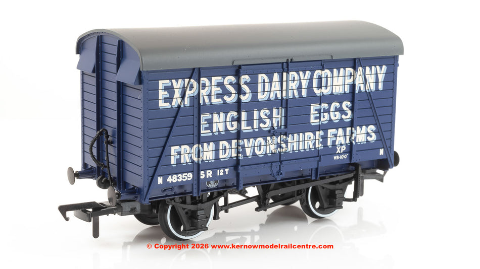 38-072A Bachmann SR 12T Ventilated Van 'Express Dairy'