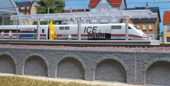 13303 Auhagen TT Covered platform