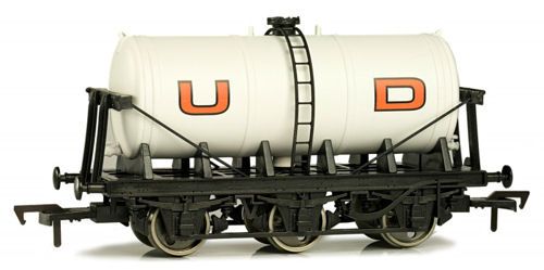 4F-031-035 Dapol 6 Wheel Milk Tank - United Dairies