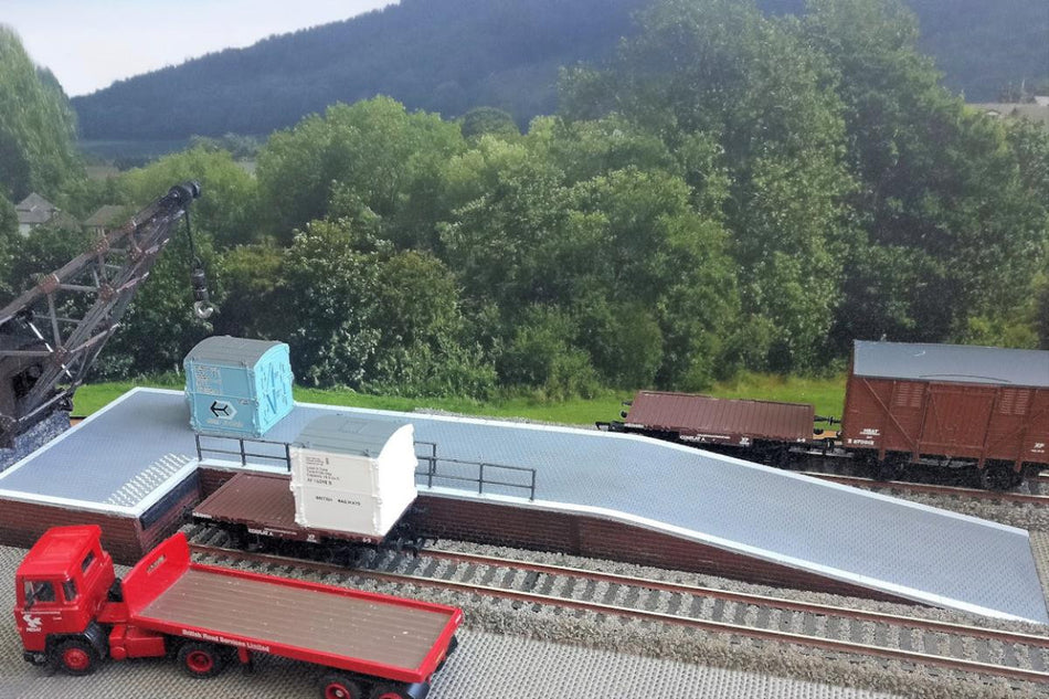 GM415 Gaugemaster Fordhampton Railway Loading Dock Kit