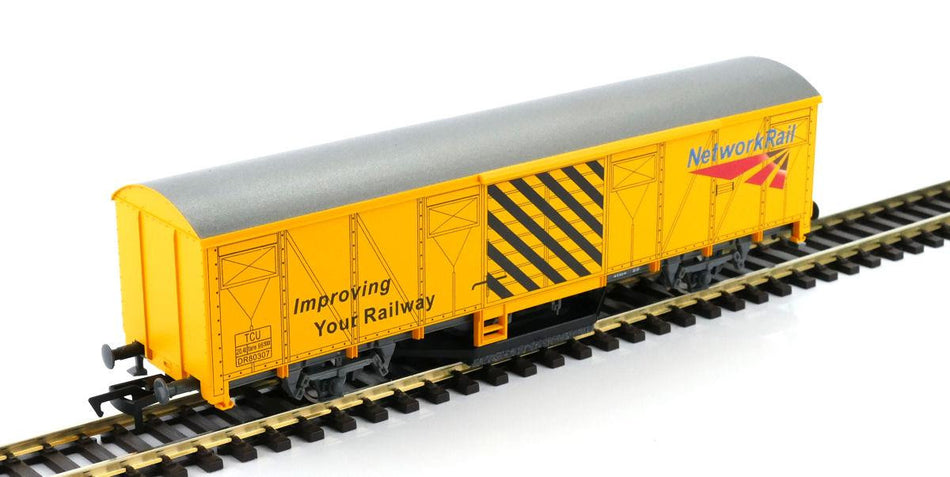 GM4430101 Gaugemaster Network Rail Track Cleaning Wagon