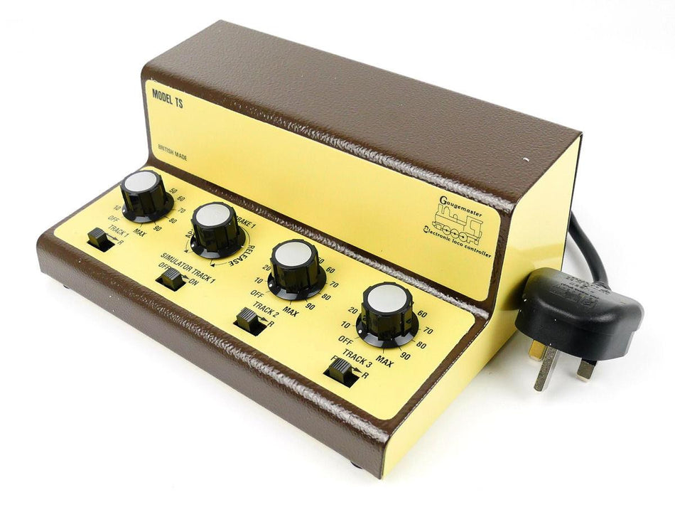 GMC-TS Gaugemaster 3 Track Controller with Simulation on 1 track