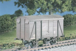 PC591 Parkside SR 12 Ton Box Van kit uneven sides Ratio 591
