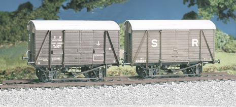 PC594 Parkside SR 12 Ton Box Van kit even planking Ratio 594