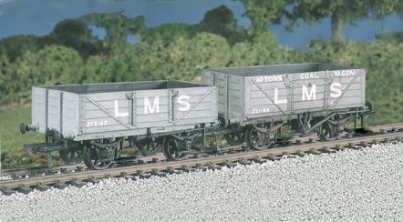 PC576 Parkside LMS Traffic Coal and 4 Plank Wagon kit Ratio 576