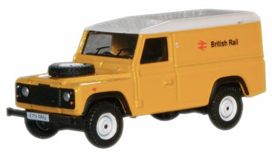 76DEF007 Oxford Diecast Land Rover Defender in British Rail