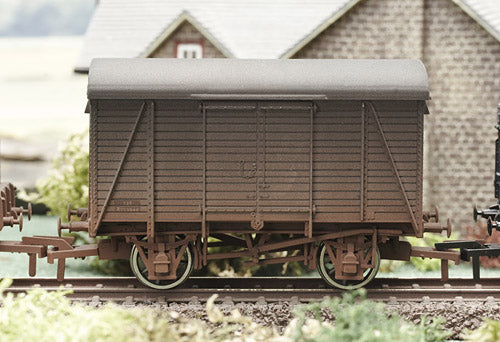 4F-021-006 Dapol Box Van number 753846 BR Grey weathered