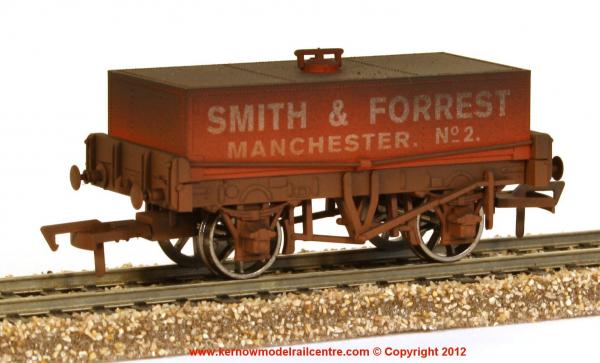 4F-032-008 Dapol Rectangular Tank Wagon number 2 weathered