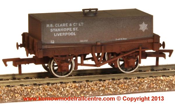 4F-032-010 Dapol Rectangular Tank Wagon number 12 - weathered