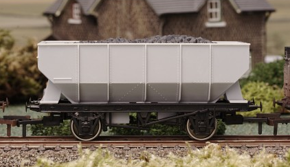 A003 Dapol 21T Hopper Wagon - unpainted