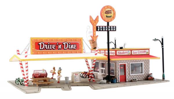 BR5029 Woodland Scenics Country Drive n Dine Built and Ready