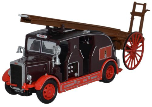 76LC001 Oxford Diecast Leyland Cub FK7 Newcastle City Fire Brig