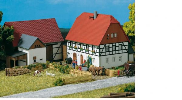 11350 Auhagen HO Small Farm