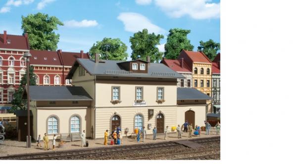 11368 Auhagen HO Station Flohatal