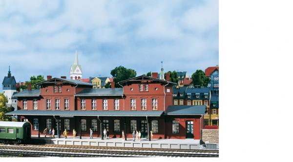 11380 Auhagen HO Station Neupreusen