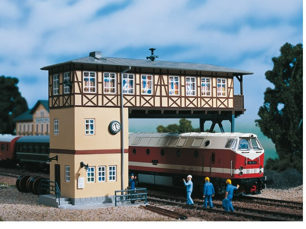 11386 Auhagen HO Gantry signal tower