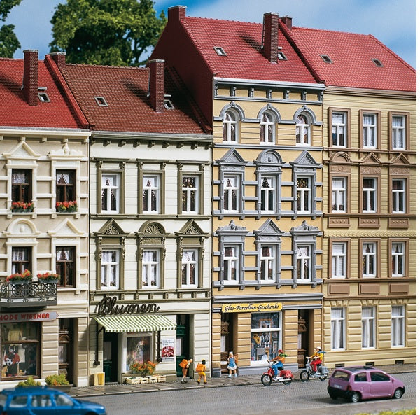 11392 Auhagen HO 3 and 4 story buildings Schmidtschtrasse #13/15