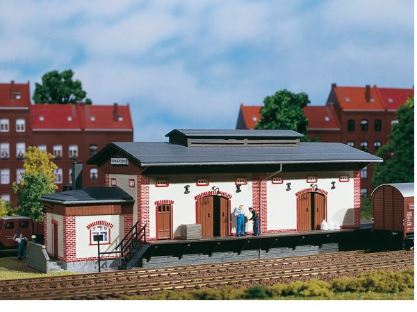 11399 Auhagen HO Freight shed