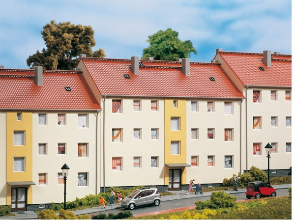11402 Auhagen HO Multi-family apartment house