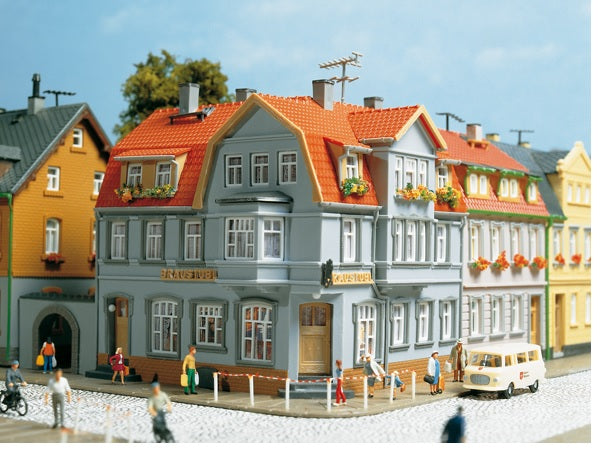 12249 Auhagen 1:100 Corner house