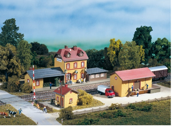15102 Auhagen HO/TT Wachstadt station starter set