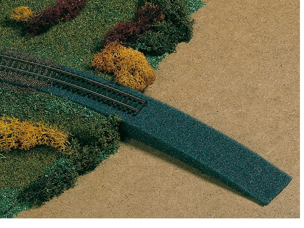 41198 Auhagen HO Foam embankment 1700mm long. Max 80mm high
