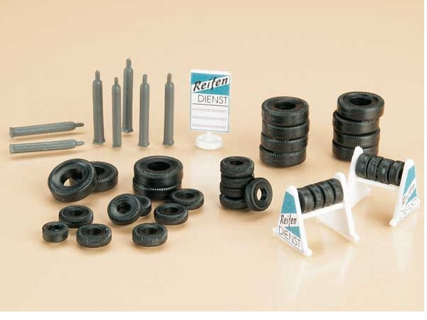 42590 Auhagen HO Tires with stand & gas cylinders
