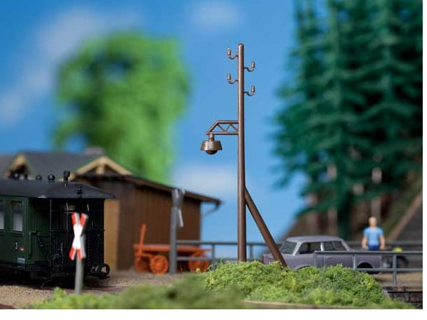 42632 Auhagen HO 6 Pylons with lamp posts