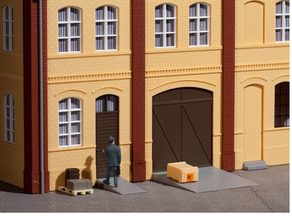 80251 Auhagen HO Gates doors ramps and steps brown (22 pcs)
