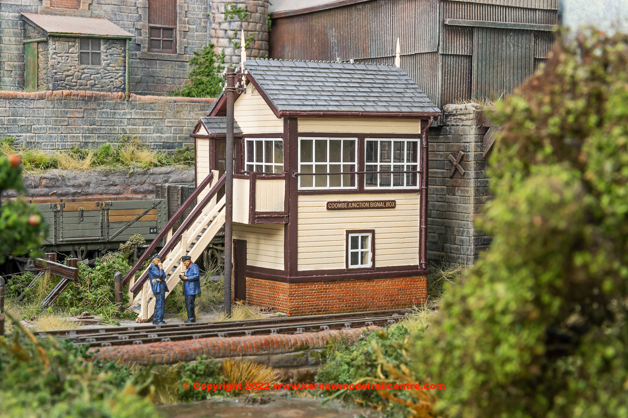 44-187Z Bachmann Scenecraft Coombe Junction Signal Box
