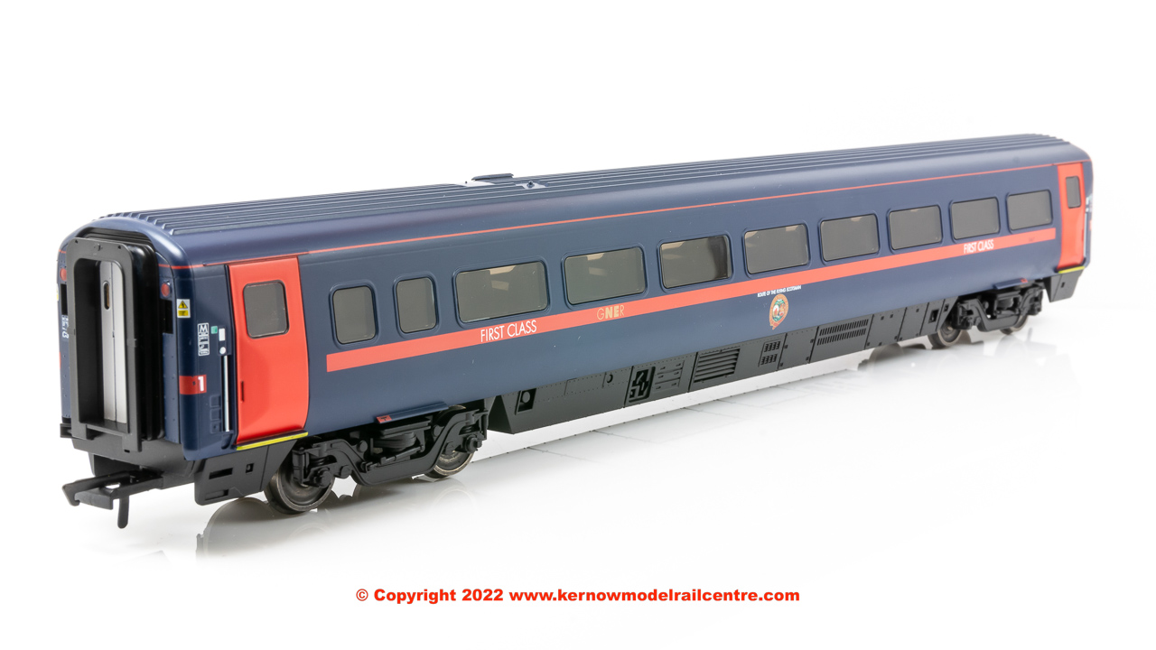 R40165 Hornby Mk4 Open First Coach M number 11417 in GNER livery Image