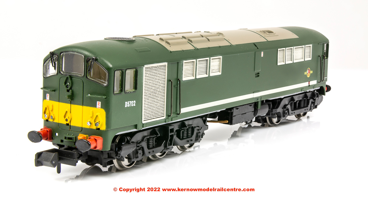 905009 Rapido Class 28 D5702 BR Green With Small Yellow Panel Image