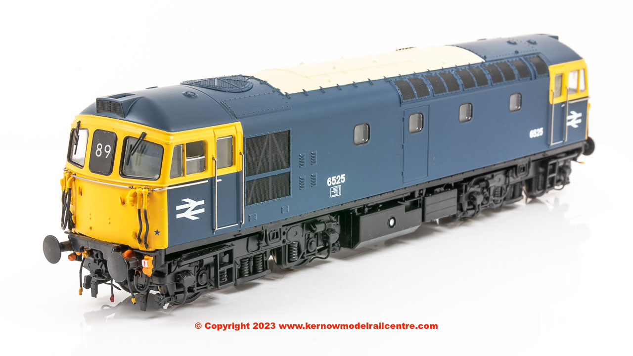 3367 Heljan Class 33/1 Diesel Locomotive number 6525 in BR Blue