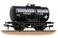 38-785 Bachmann 14T Anchor-Mounted Tank Wagon 'Irlam Margarine W