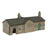 44-000G Bachmann Scenecraft Oakworth Station Green