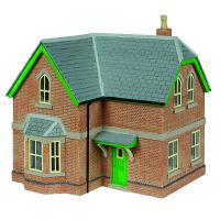 44-1025G Bachmann Scenecraft Railway House - Green & Cream