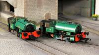 968501 Rapido Port of Par Bagnalls Twin Pack - Lined Dark Green