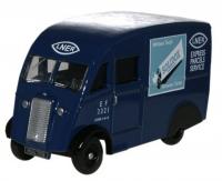 76CM003 Oxford Diecast Commer Q25 Van LNER