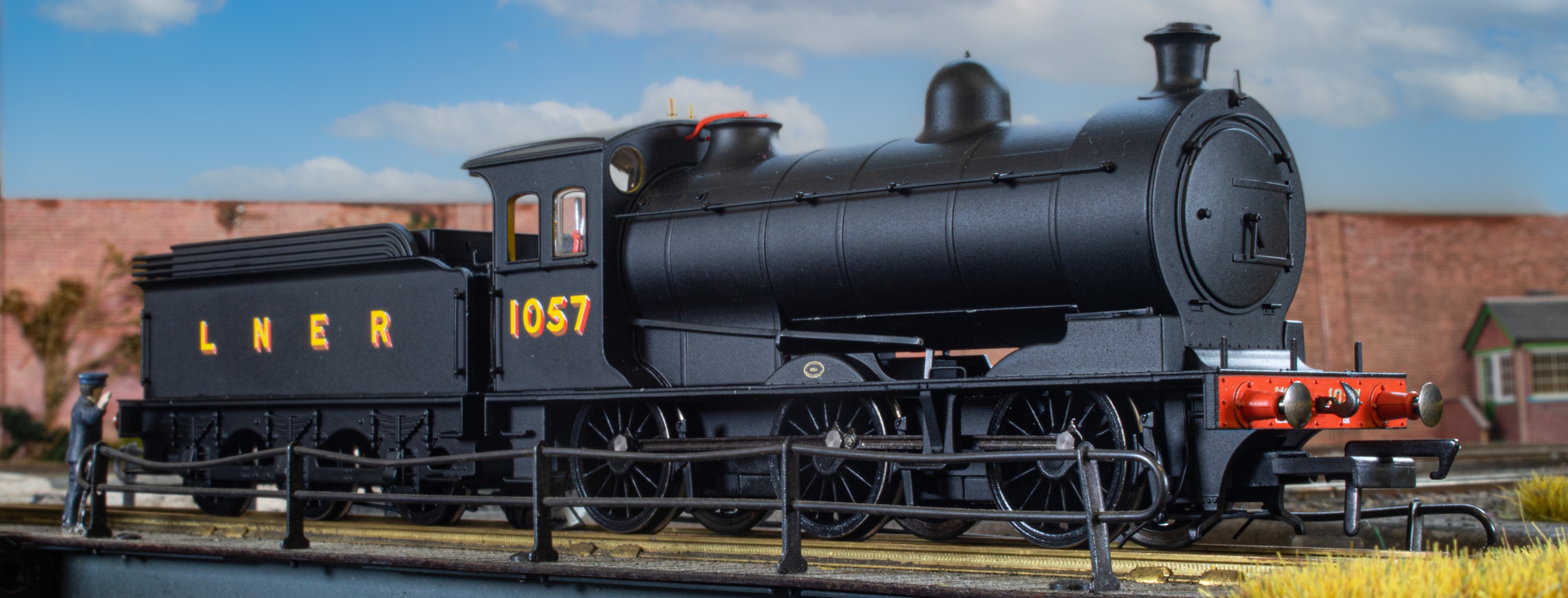 OR76J26001 Oxford Rail LNER J26 Steam Locomotive number 1057 Image