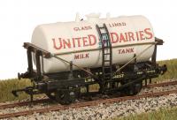 PC91 Parkside by Peco 10ft Tank Wagon Kit - Milk Tank