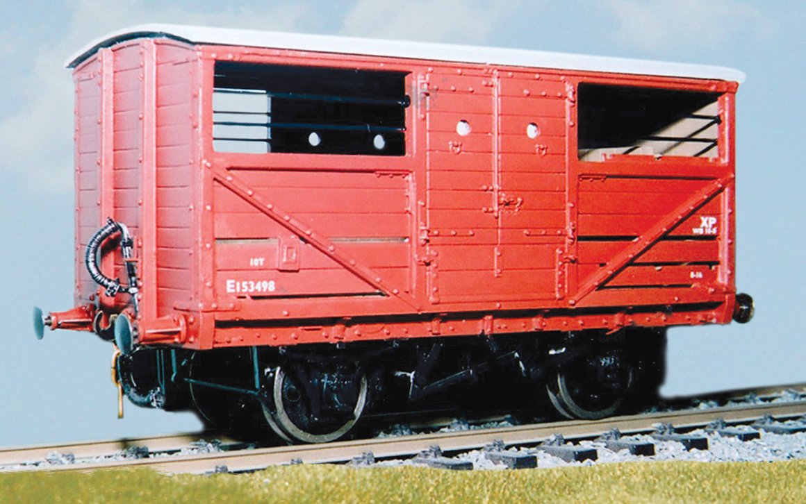 PS106 Parkside Dundas LNER Cattle Truck - vacuum brake fitted
