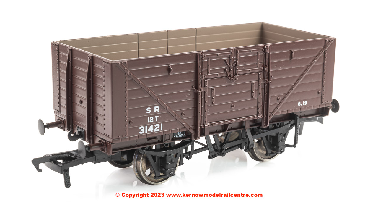 D1379 8 Plank Wagon – 31421 SR Brown Post 1936 D1379 8 Plank Wagon – 31421 SR Brown Post 1936